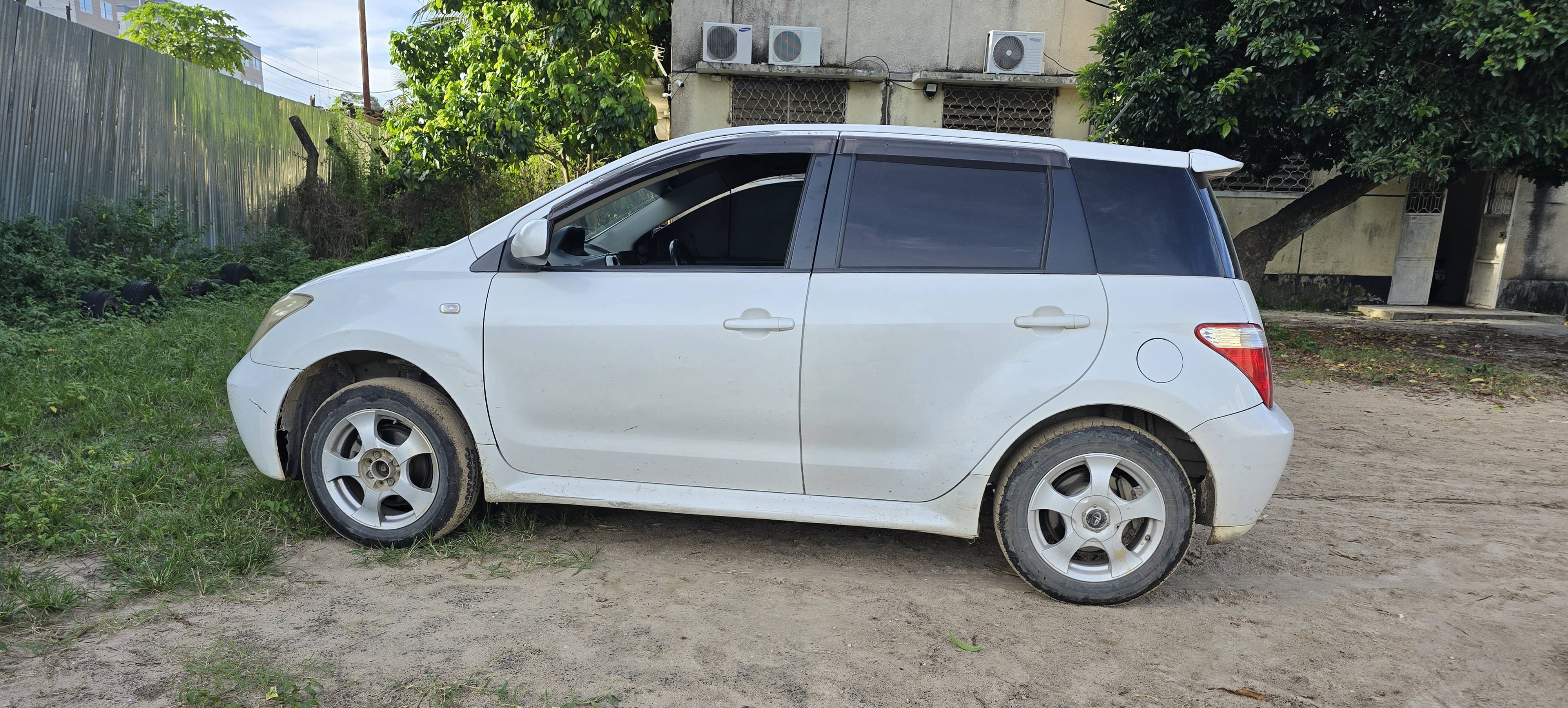 Toyota IST
