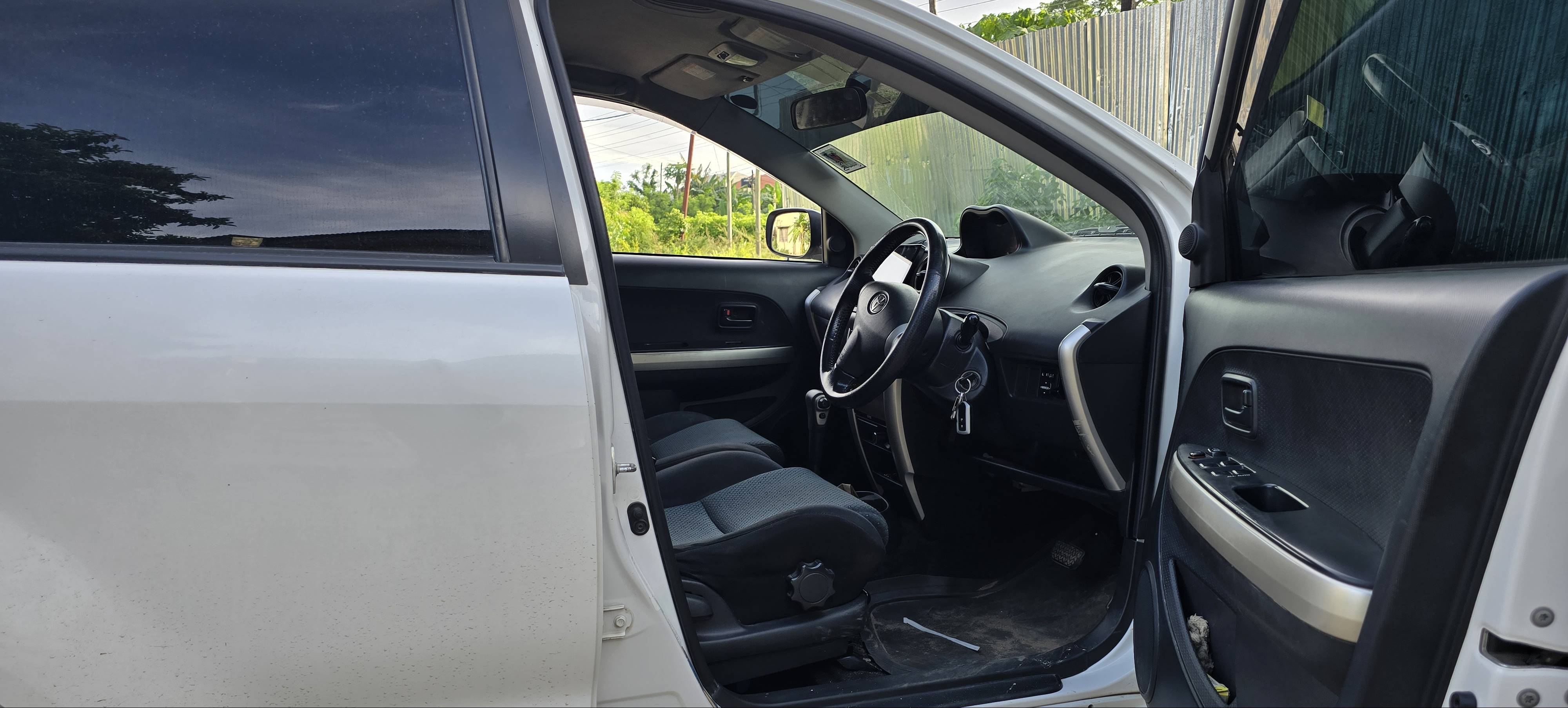 Toyota IST